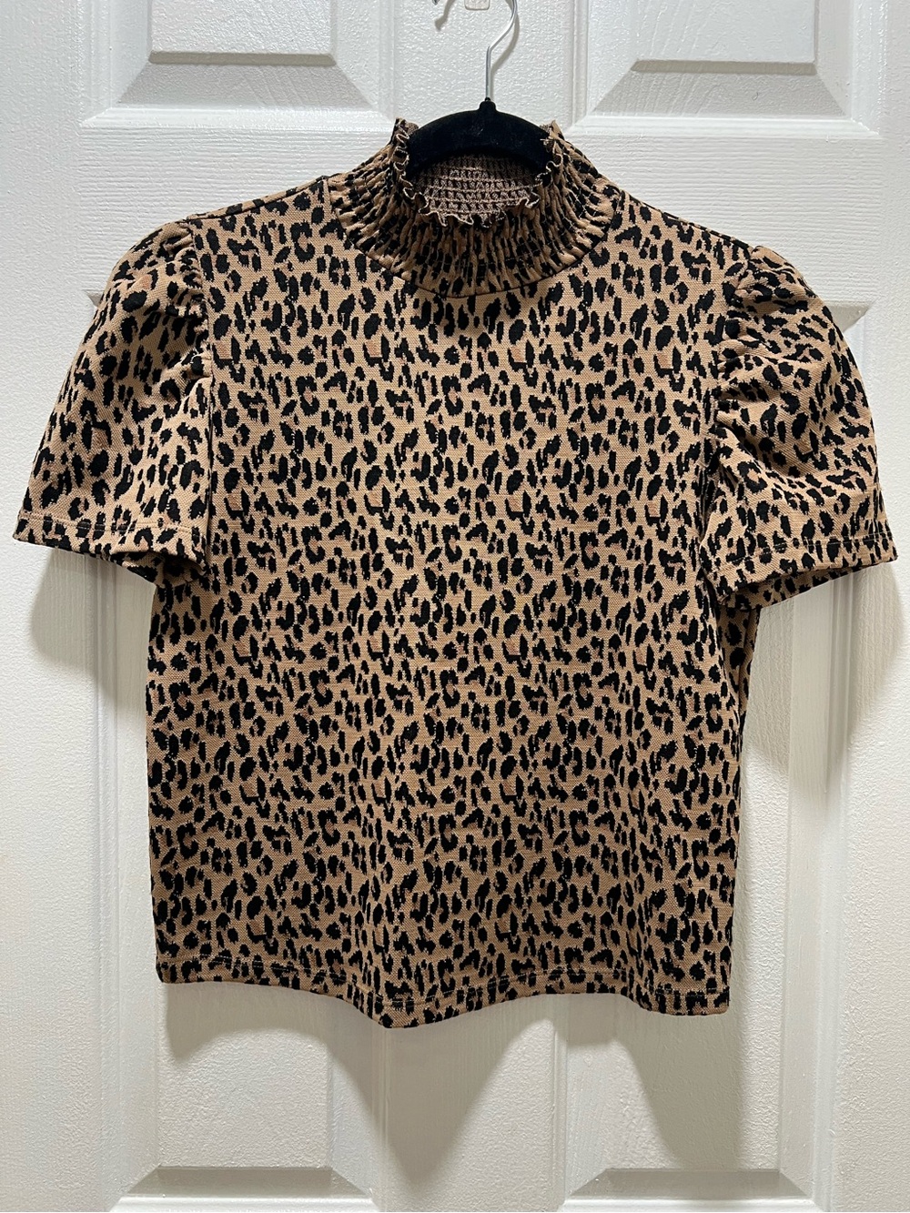 Zara Leopard Print Mock Neck Ruffle Puff Sleeve Top Size Medium- Tan & Black